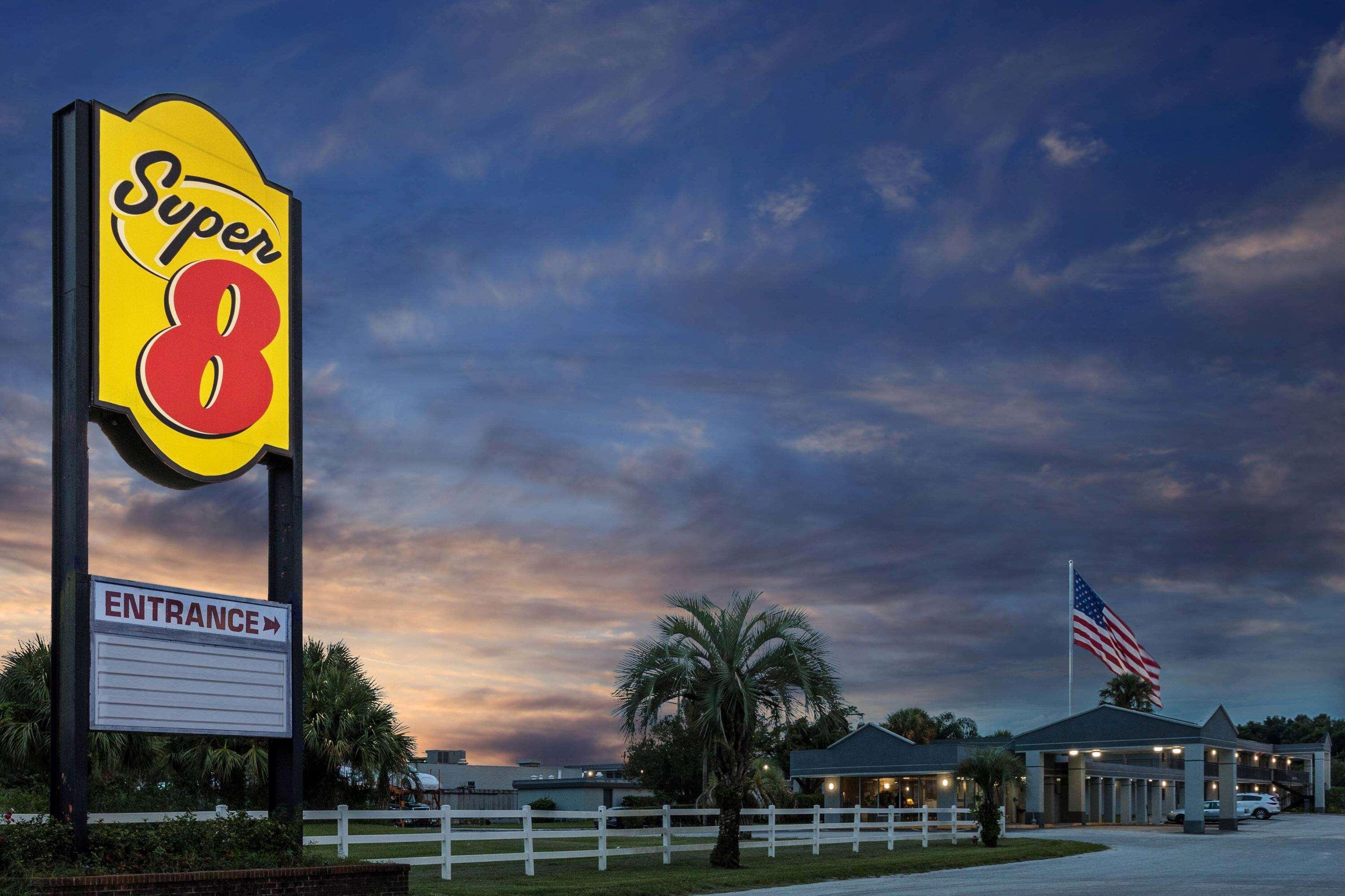 Super 8 By Wyndham Ocala I-75 Hotel Exterior photo